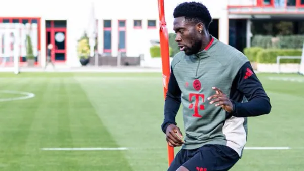 Manchester United would add Alphonso Davies in his wishlist by the next season - X @FCBayernES