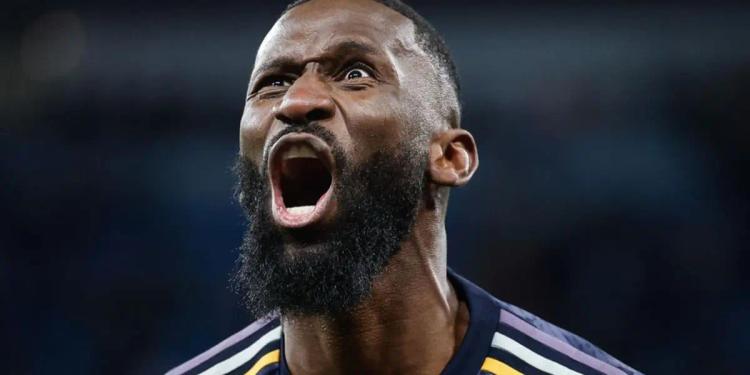 (VIDEO) Rudiger fell and what the entire Real Madrid squad did