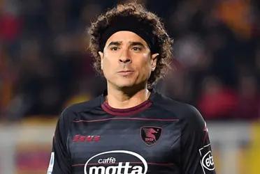 Guillermo Ochoa has just been bought by this club and demands these conditions