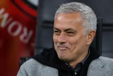 Italian media reported that Roma's board of directors is about to hold a meeting to discuss the future of coach Jose Mourinho.