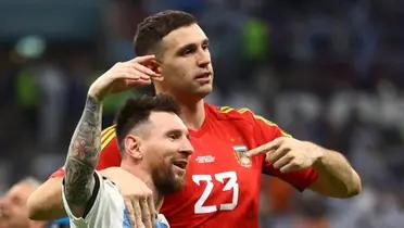 Messi and Dibu Martínez