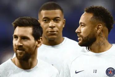 Messi and Sergio Ramos are suspicious of the Frenchman, while the relationship with Neymar is frosty. 