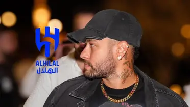 Neymar Jr. wears a hat in Saudi Arabia with a chain and the Al Hilal badge is next to him.