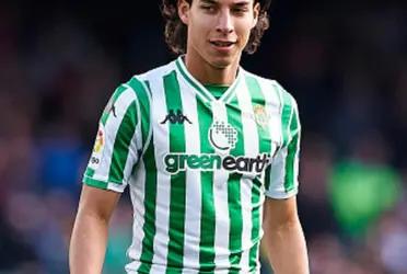 A midfielder from Barcelona with a bright future could move to Real Betis to join the Mexican.