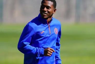 According to information from Brazil, the Ecuadorian striker will move to Santos.