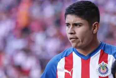 After Chivas decide to axe him, there is a club interested on signing the offensive midfielder.
