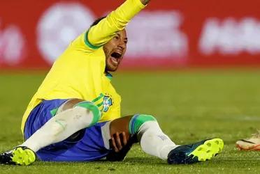 After the operation, the star will be out for Al Hilal and for his National Team for a long time.