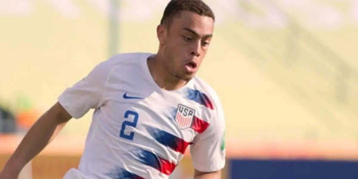 Ajax head coach Erik Ten Haag has opted for Noussair Mazraoui to replace him. It is believed Mazraoui's performances are more consistent than Dest´s.