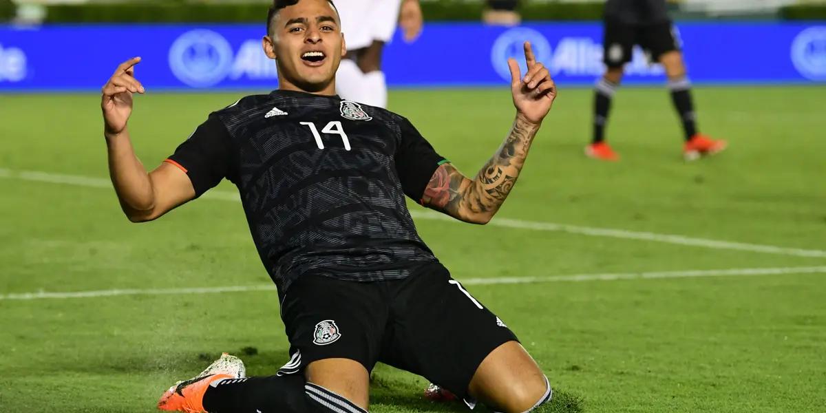 Alexis Vega with the Mexico national team jersey.