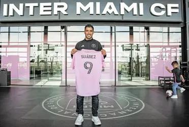 At 37 years old, the Uruguayan forward meets in Miami with the elite Lionel Messi, Sergio Busquets and Jordi Alba.