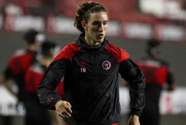 At just 21 years of age, the young Mexican helped his team hand the Mexican soccer champion its first loss in the Clausura 2022.