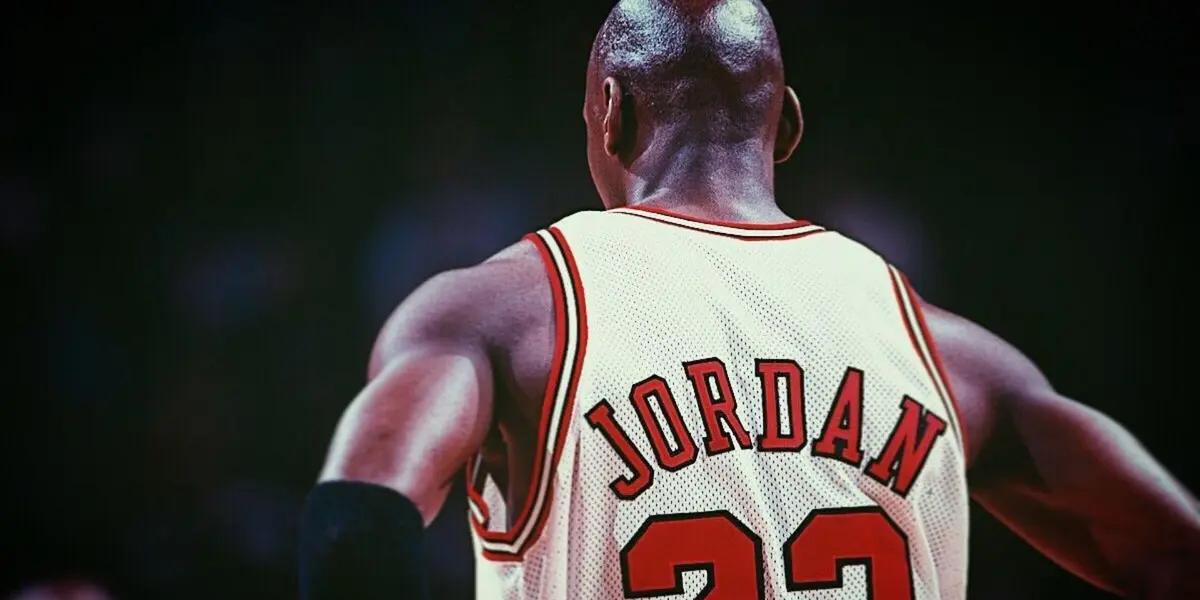 Back in the 90's he got to meet a Mexican player that made him follow this Liga MX team.