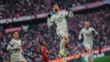 Bayern 3-2 Wolfsburg: Amoura Scores to Keep Wolfsburg in the Game.