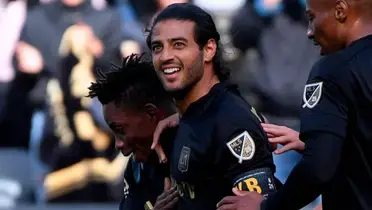 Carlos Vela with the LAFC jersey.