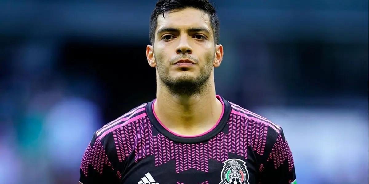 “Chicharito” confirmed that there’s been conversations with Martino.