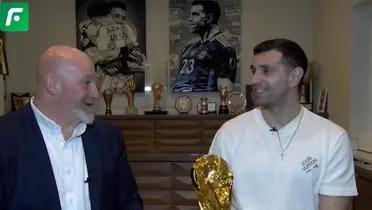 Christian Martin (El Futbolero Argentina) and 'Dibu' Martinez. | Photo: El Futbolero Argentina