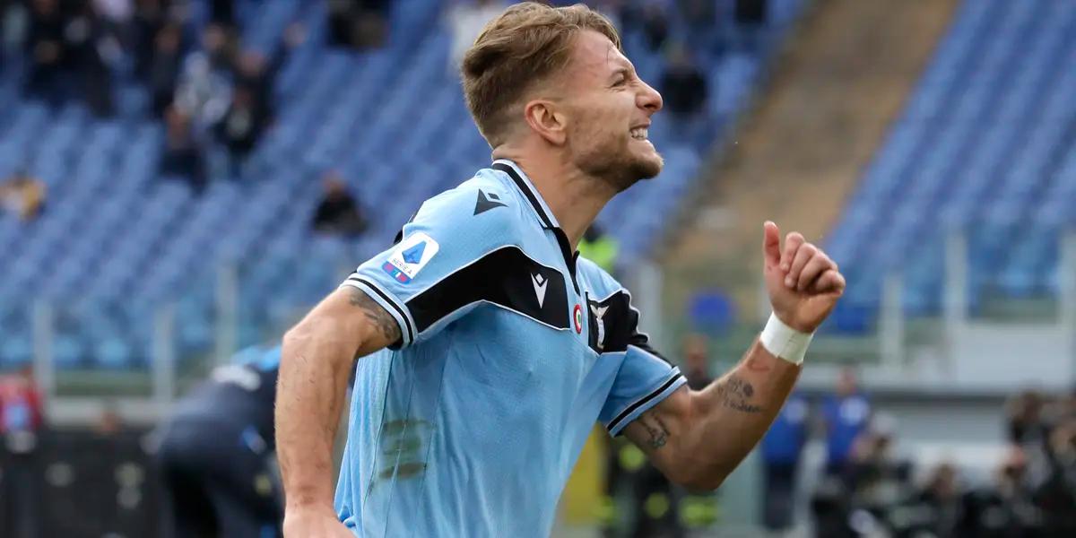 Ciro Immobile is one of the most important strikers of the moment. Goal-proof, he was getting into the hearts of the people, but the road has not been easy at all, and his family was there to contain him.