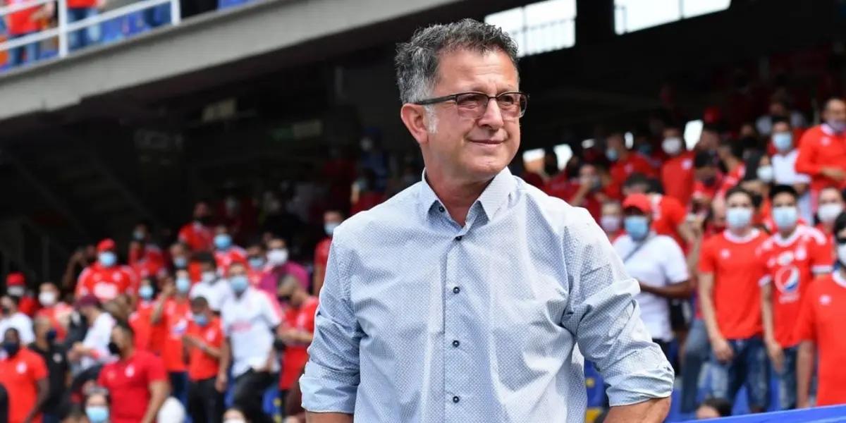 Club Chivas would choose Juan Carlos Osorio as its new head coach; the Colombian coached the Mexican national team.