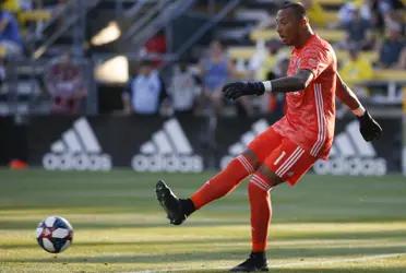 Columbus found the key of its solidity in the inmediatly replacement of a top goalkeeper to another of the same skills or even more.