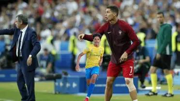 Cristiano Ronaldo giving instructions to his Portugal national team teammates.