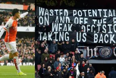Crystal Palace fans not happy after their 5-0 defeat to Arsenal in the Emirates.
