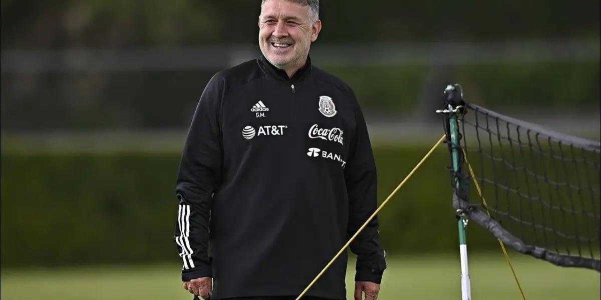 Gerardo Martino remains firmly in the Mexican national team thanks to Yon de Luisa's blessing, even though the team is not playing well.