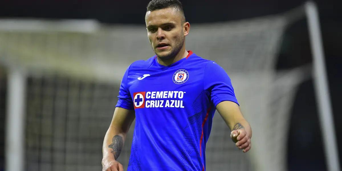 He left after Clausura 2022 already started.