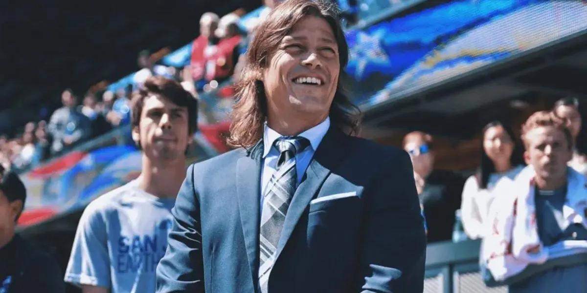 He resigned from San José Earthquakes a couple of weeks ago.