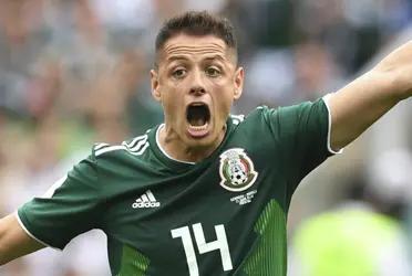 Javier Hernandez and Antonio Valencia were teammates at Manchester United and that is why he gave him a curious welcome to Liga MX that surprised everyone