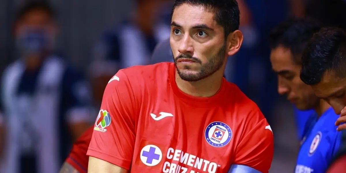 Jesús Corona improves and his return to Cruz Azul's playoffs is getting closer.