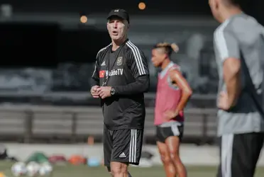 LAFC continues to be unable to lift its MLS performance. This time they were defeat 3-0 against Real Salt Lake and coach Bradley still can't find answers.