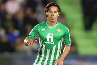 Lainez played for Las Águilas until he joined Real Betis in 2018.