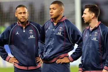 Lionel Messi's friend is not going through a good time in his club.