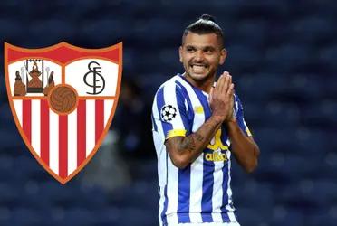 Lopetegui, Sevilla's coach, praised the abilities of the naturalized Portuguese winger.