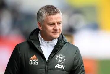 Manchester United manager Ole Gunnar Solskjaer could be sacked by the club in coming weeks if results don't improve but it would be costly.