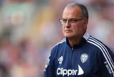 Marcelo "El Loco" Bielsa was a coach in Liga MX during the 90's, where he was able to see the potential of this goalkeeper.