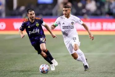 Mexican soccer player Jonathan Dos Santos is in the sights of several teams on both sides of the border.