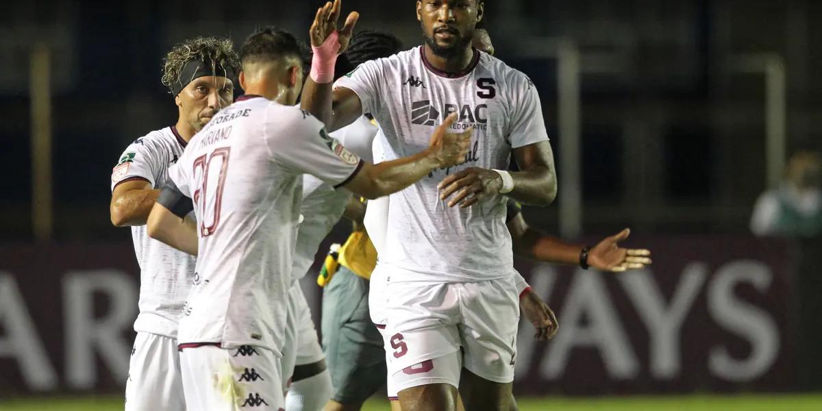 Olimpia of Honduras announced that it will punish the players who accepted dollars from the vice-president of Suriname, which generated the disqualification of the Concacaf League teams.