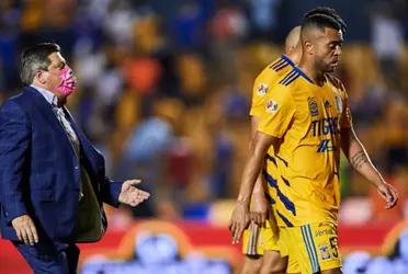 Rafael Carioca was sent off in Tigres vs Santos and it is revealed why it was Miguel Herrera's fault.