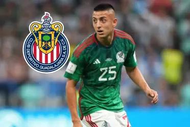 Roberto Alvarado made his World Cup debut during the loss to Argentina, Chivas decides his future