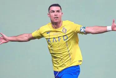 Ronaldo manages to increase the leverage 4-2 after a penalty made by Al-Ahli