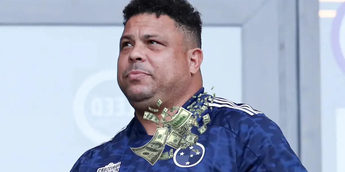 Ronaldo Nazario watches a Cruzeiro match from the stands of the stadium.