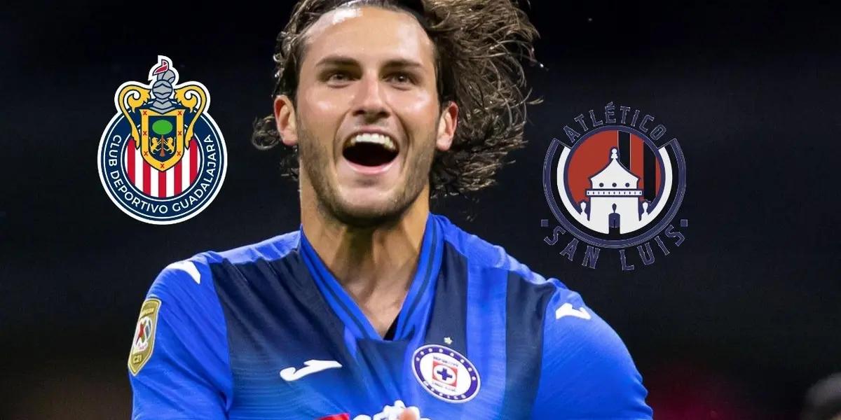 Santiago Giménez is in Chivas' list of targets, but he could be used as a trade for Cruz Azul to close another signing.