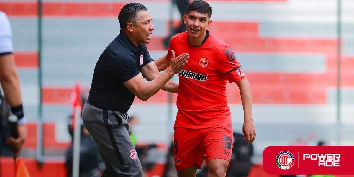 The 2 players were in charge of scoring the first goals of the match, in which Israel Reyes scored for La Franja to try to close the gap.