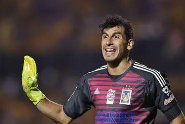 The Argentine goalkeeper is one of the most important players in Tigres and he asked the coach to put a player in an urgent starting position.