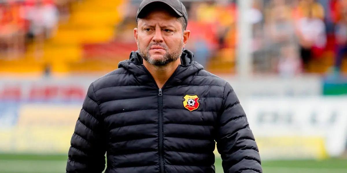 The coach of Costa Rica's Club Sport Herediano heated the World Cup Qualifiers with his statements.