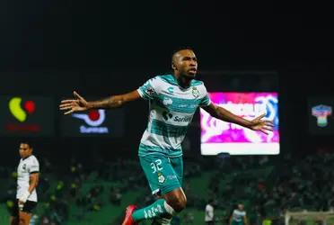 The Ecuadorian striker left the Swissotel in Lima in a wheelchair on Wednesday morning, February 2, 2022.