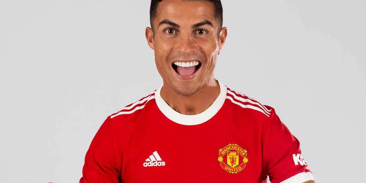 The first pictures of Cristiano Ronaldo have been released by Manchester United. The Portuguese player was pictured in the new kit of the Red Devils but without a shirt number. He could get the No 7 after Daniel James let the club to Leeds United.