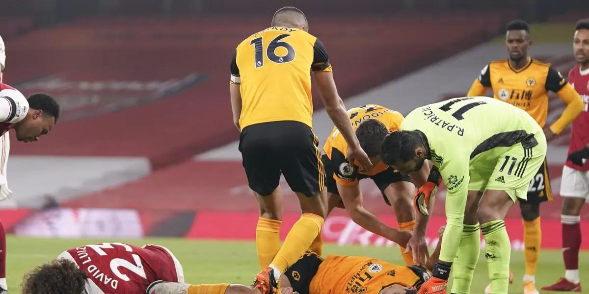 The Mexican attacker crashed with the Brazilian defender and ended in a bad condition.