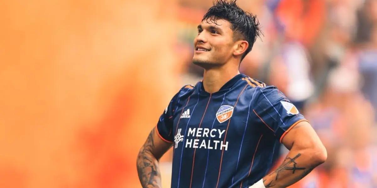 The Mexican striker is having a great time in MLS but Gerardo Martino ignores him